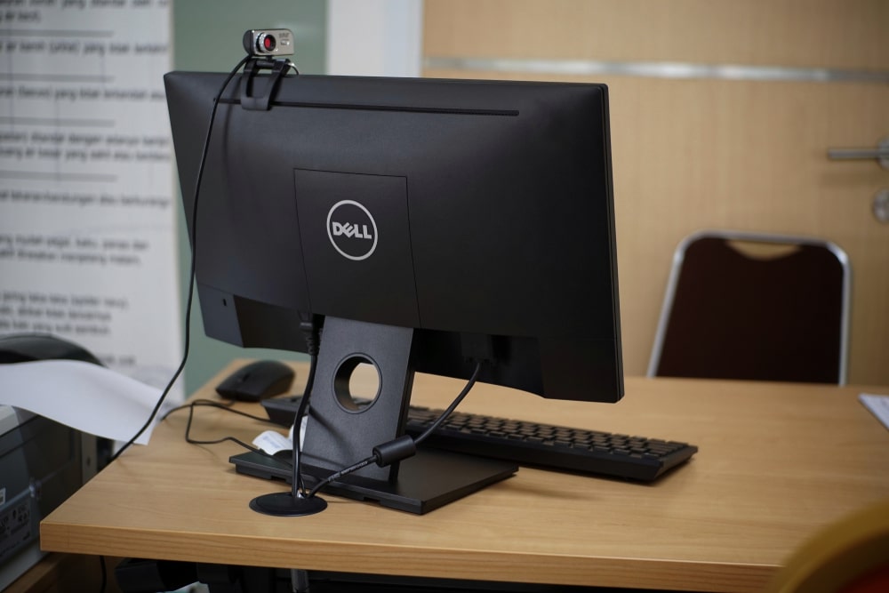 Modern BPO office using refurbished monitors for efficiency