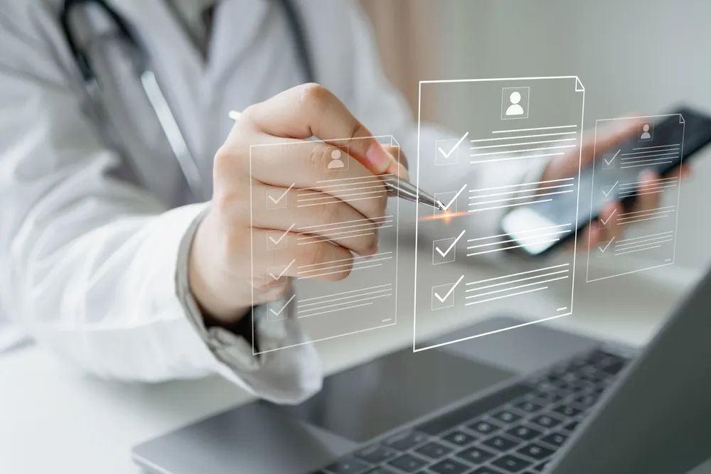 best-it-setup-for-managers-clinicians-hybrid-workers

